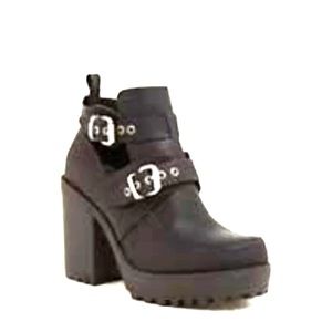 Torrid boots size 8 wide